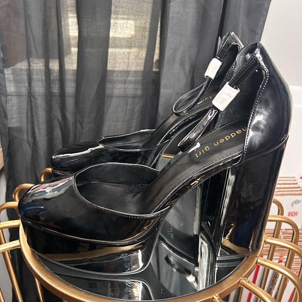 Madden Girl Dion Pumps NEW - Picture 2 of 5